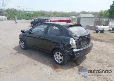 2009 Hyundai Accent Gs z USA, uszkodzony, nr VIN KMHCM36C39U140646